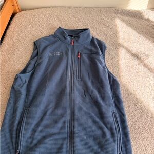 Vineyard Vines Men's Textured Blue Vest